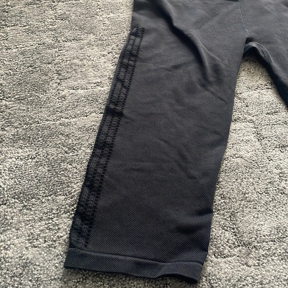 Joylab cropped‎ stretch high rise leggings medium - Picture 3 of 7